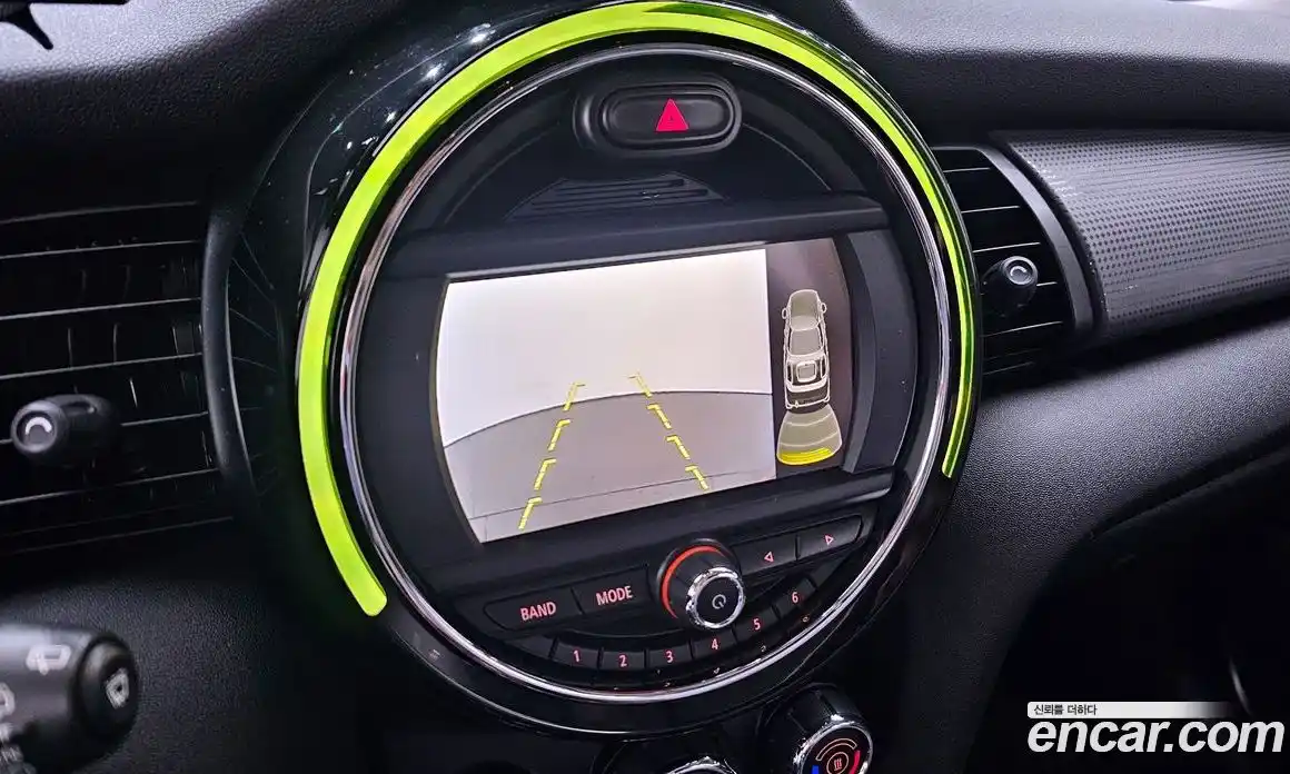 Mini Cooper 2015 1.5 Автомат в Москве № 156165, фото 14