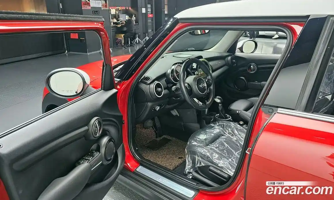 Mini Cooper 2015 1.5 Автомат в Москве № 156165, фото 7