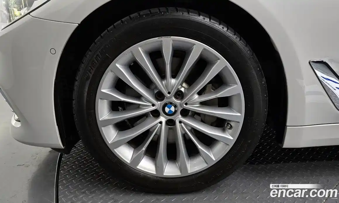 BMW 5-Series 2018 2.0 Автомат в Москве № 157292, фото 13