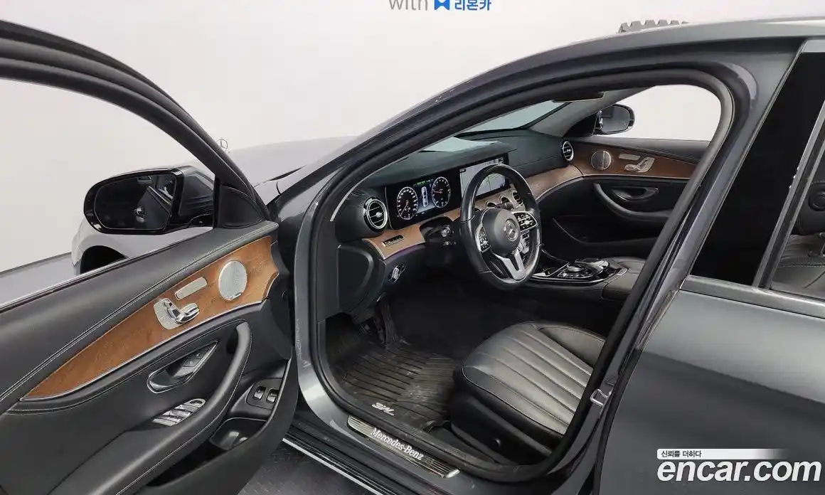 Mercedes-Benz E-Class 2020 2.0 Автомат в Москве № 158208, фото 11