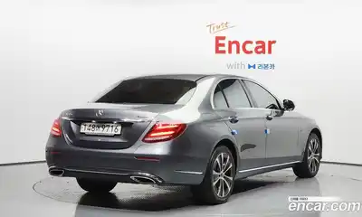 Mercedes-Benz E-Class 2020 2.0 Автомат в Москве № 158208, миниатюра 2