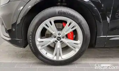 Audi Q8 2022 3.0 Автомат в Москве № 163163, миниатюра 3