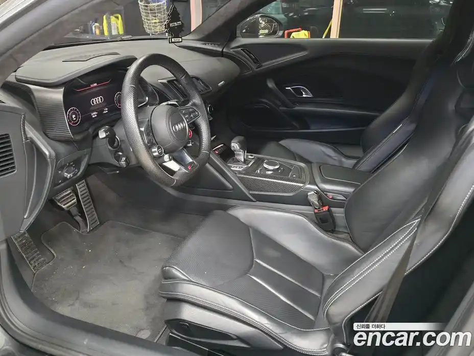 Audi R8 2017 5.2 Автомат в Москве № 163950, фото 12