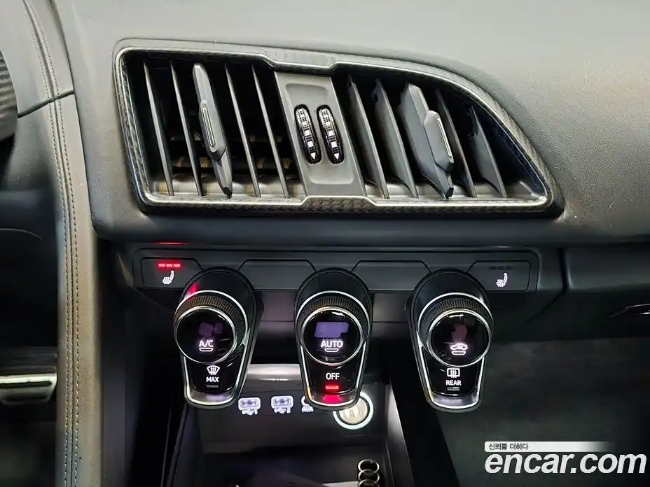 Audi R8 2017 5.2 Автомат в Москве № 163950, фото 16