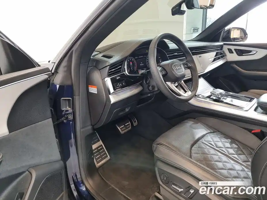 Audi Q8 2023 3.0 Автомат в Москве № 163989, фото 10