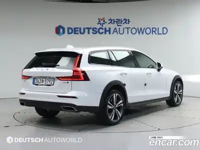 Volvo V60 2021 2.0 Автомат в Москве № 164739, миниатюра 2