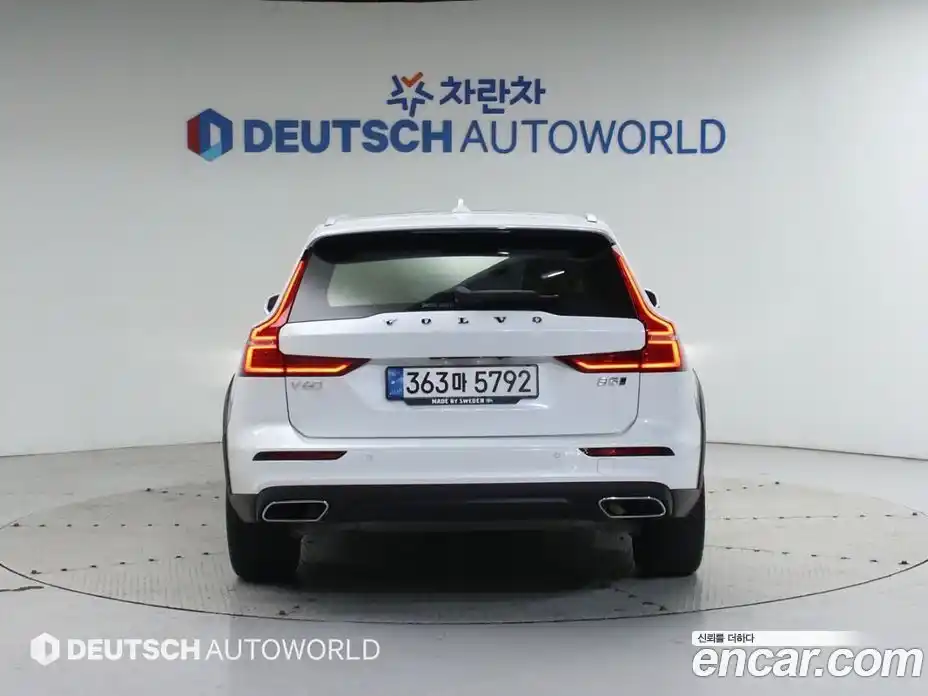 Volvo V60 2021 2.0 Автомат в Москве № 164739, фото 4