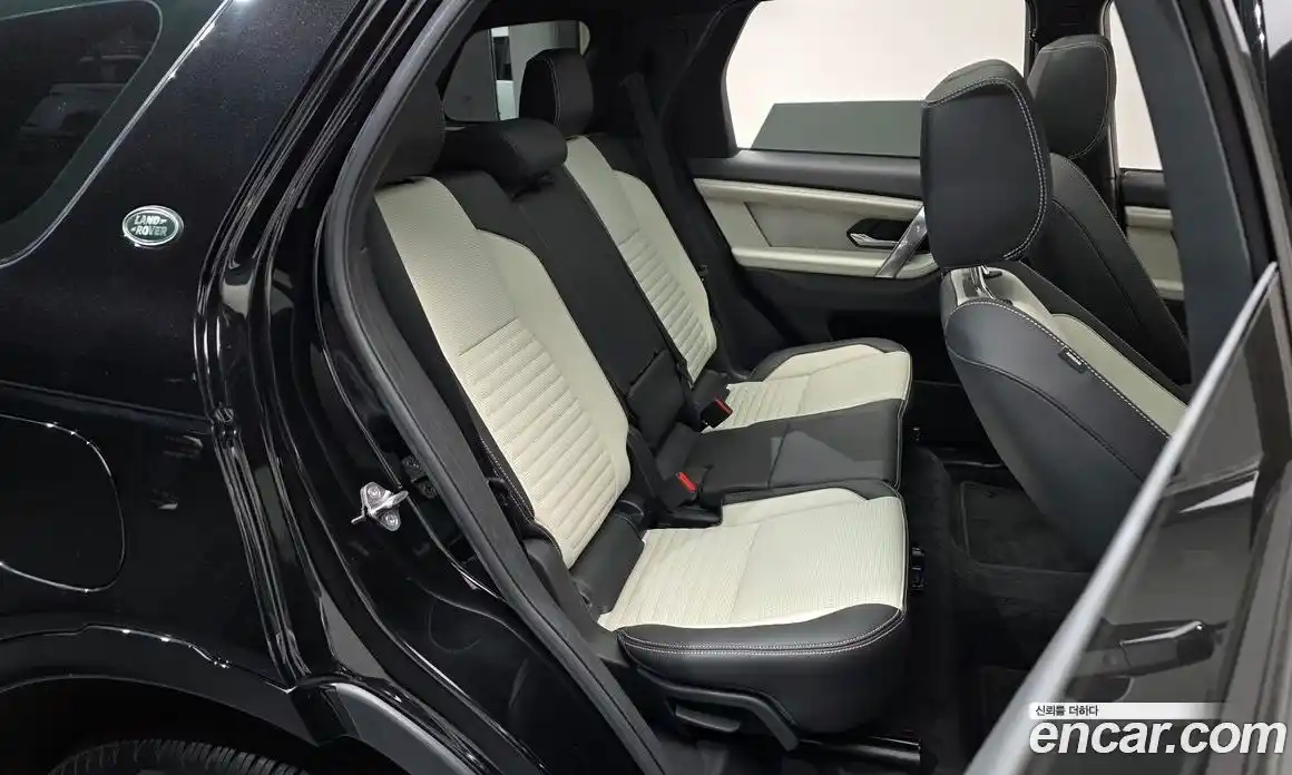 Land Rover Discovery Sport 2024 2.0 Автомат в Москве № 166034, фото 14