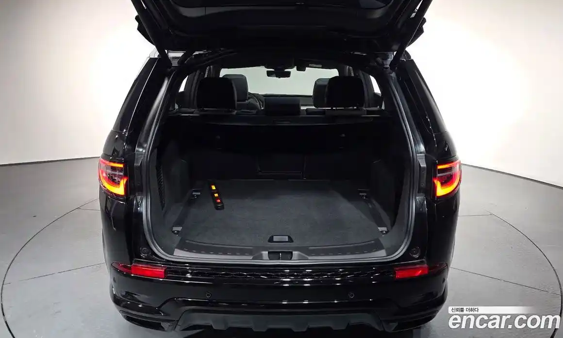 Land Rover Discovery Sport 2024 2.0 Автомат в Москве № 166034, фото 16