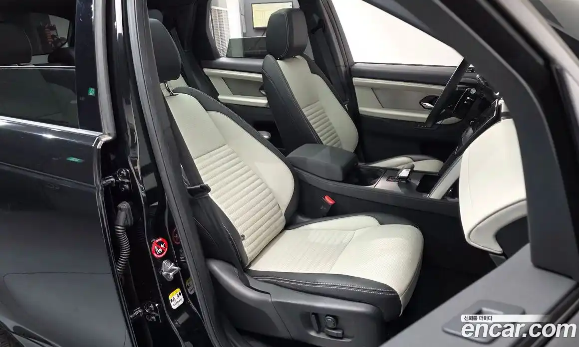 Land Rover Discovery Sport 2024 2.0 Автомат в Москве № 166034, фото 17