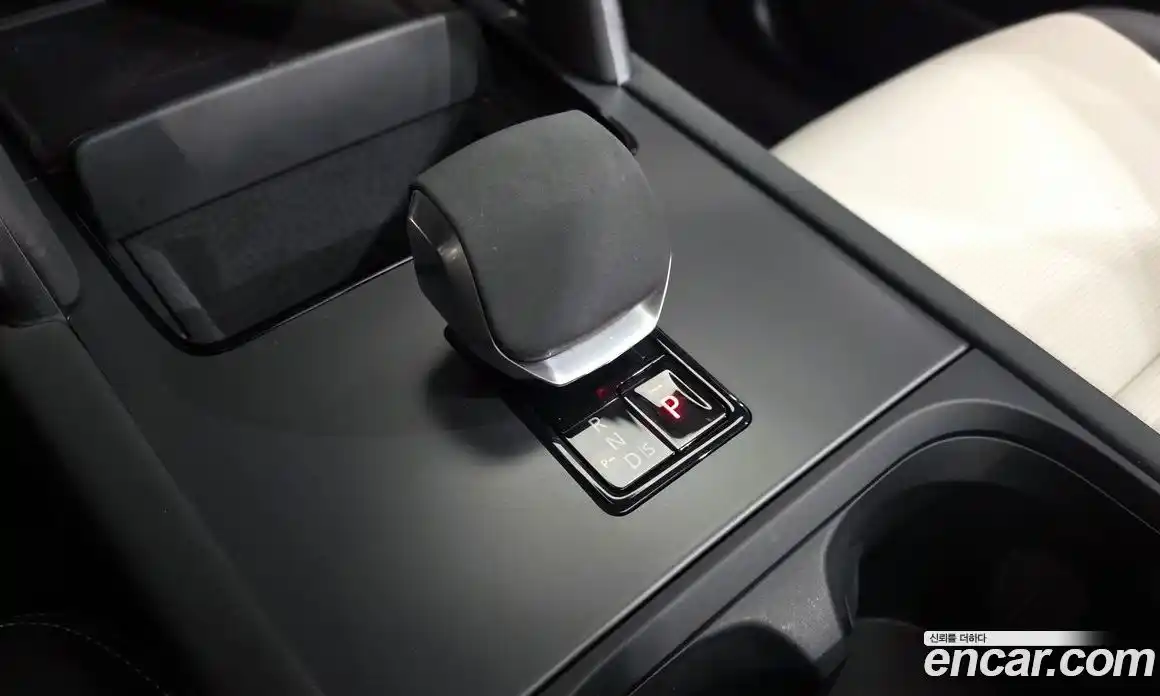 Land Rover Discovery Sport 2024 2.0 Автомат в Москве № 166034, фото 20