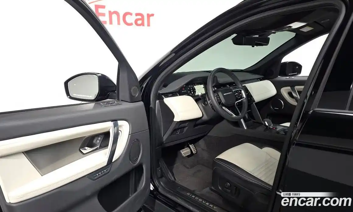 Land Rover Discovery Sport 2024 2.0 Автомат в Москве № 166034, фото 9