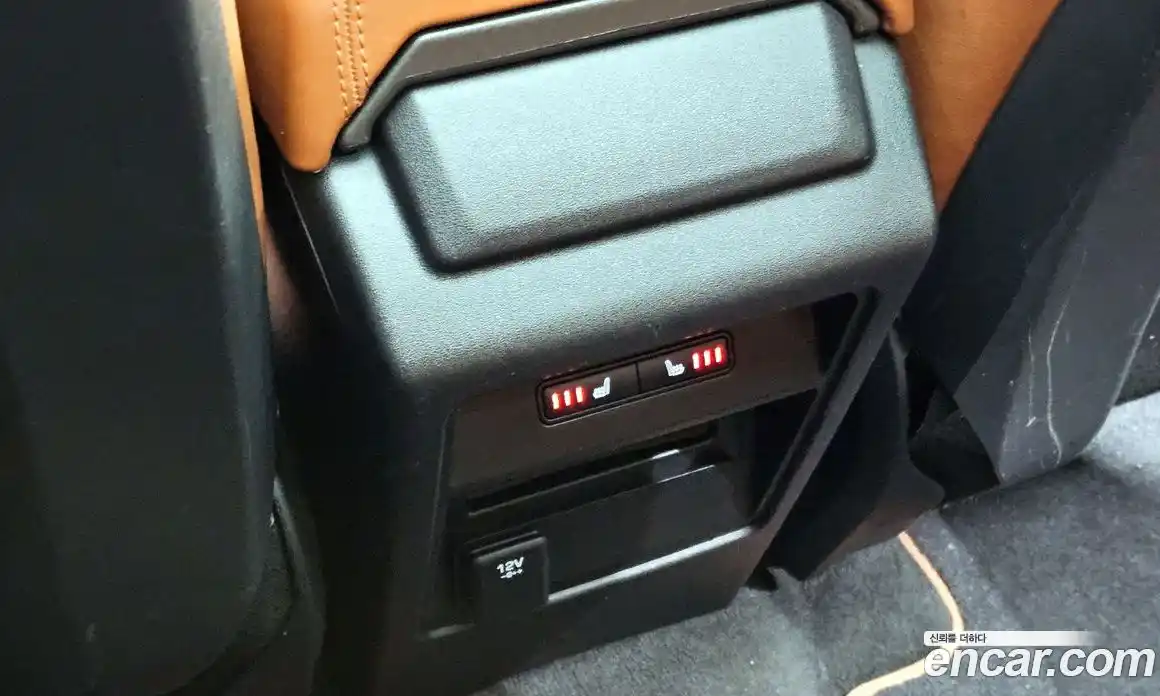 Land Rover Discovery Sport 2016 2.0 Автомат в Москве № 166545, фото 16