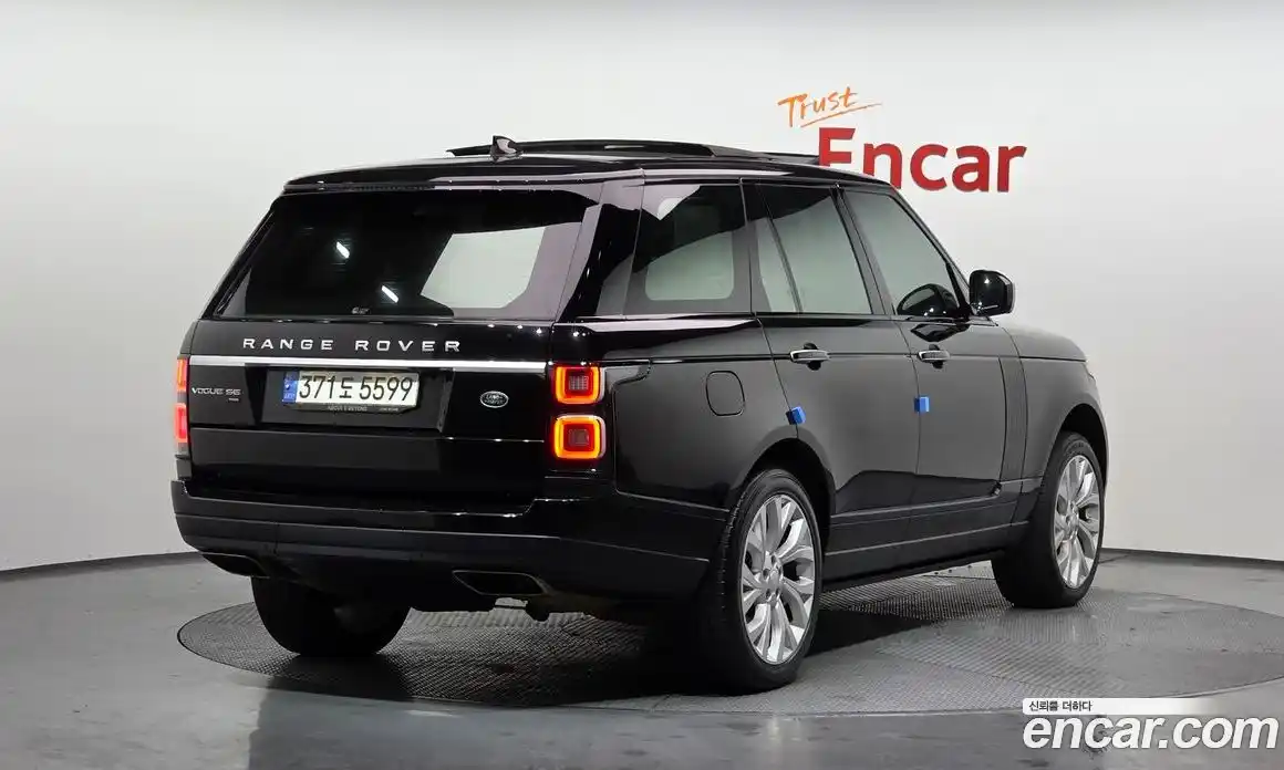 Land Rover Range-Rover 2020 5.0 Автомат в Москве № 166584, фото 2