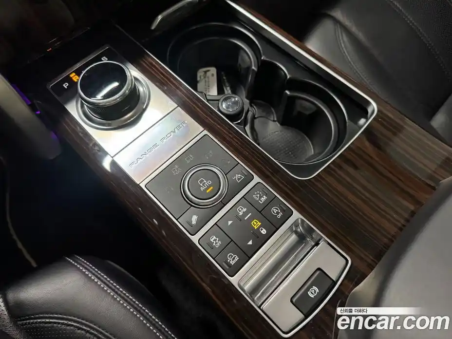 Land Rover Range-Rover 2017 4.4 Автомат в Москве № 166794, фото 11