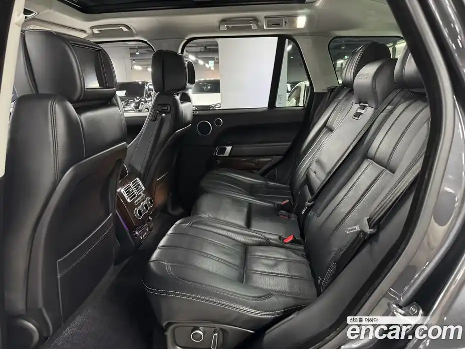 Land Rover Range-Rover 2017 4.4 Автомат в Москве № 166794, фото 12