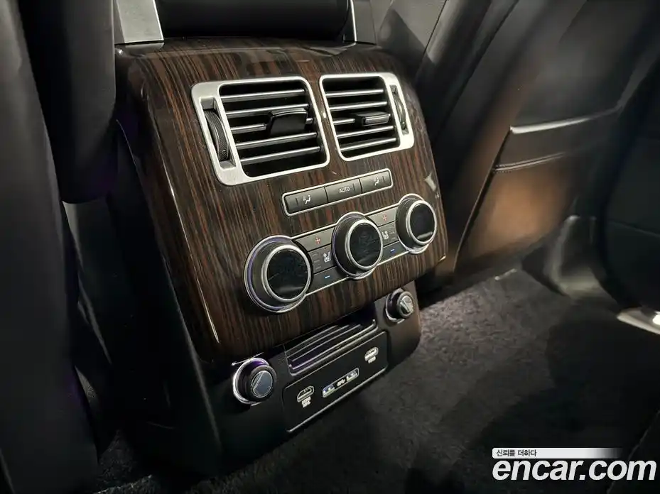 Land Rover Range-Rover 2017 4.4 Автомат в Москве № 166794, фото 13