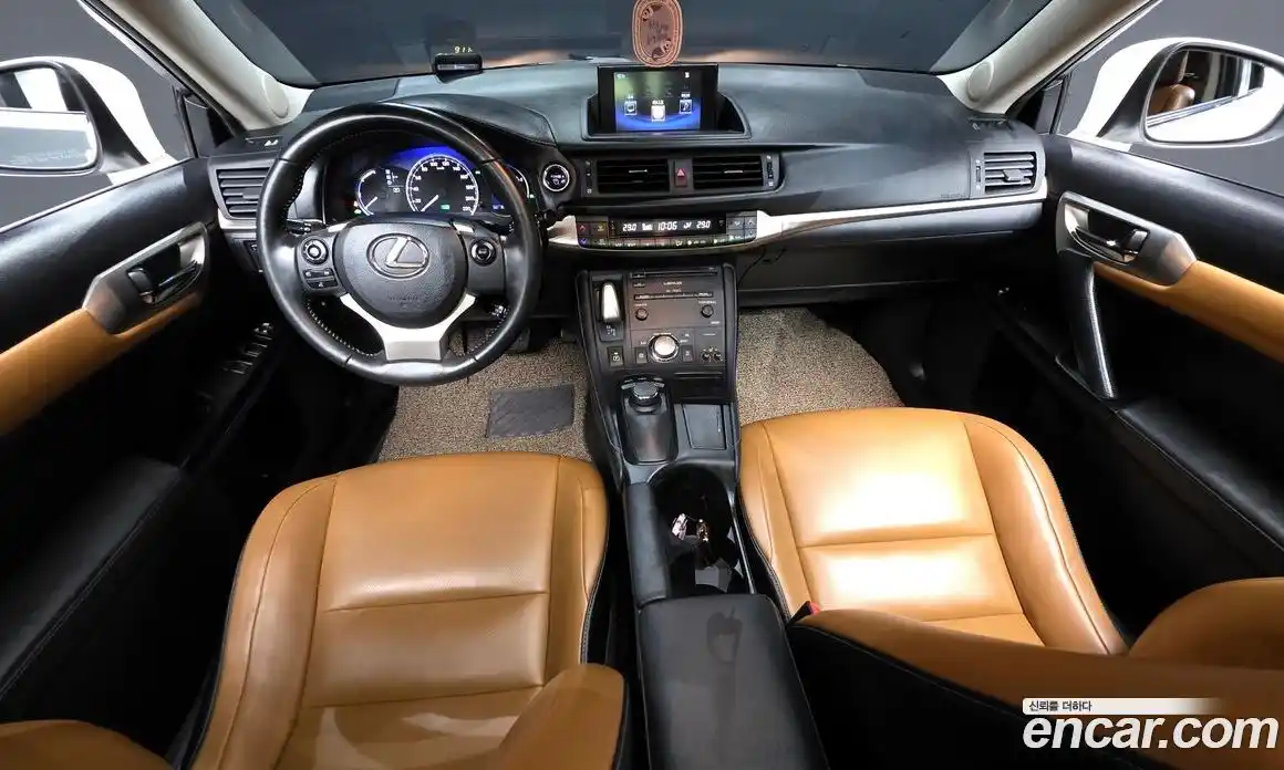 Lexus CT200h 2015 1.8 Автомат в Москве № 168182, фото 13