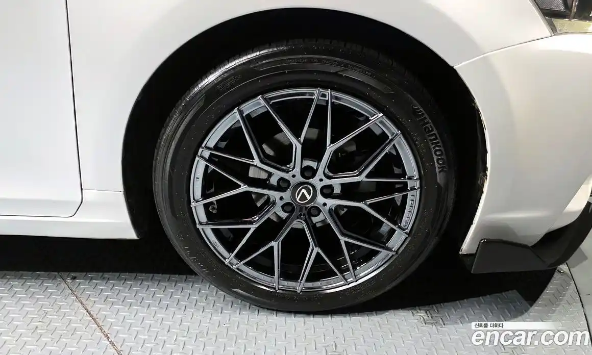 Lexus CT200h 2015 1.8 Автомат в Москве № 168182, фото 4