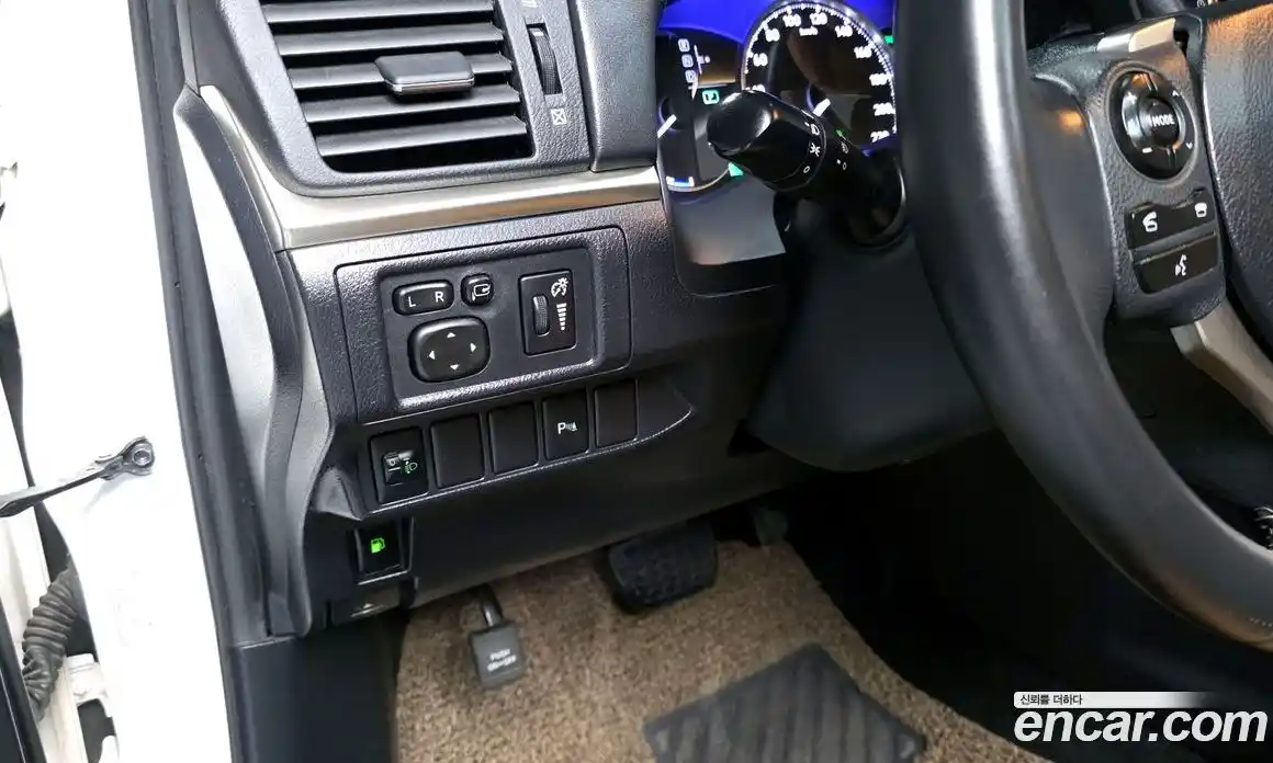 Lexus CT200h 2015 1.8 Автомат в Москве № 168182, фото 6