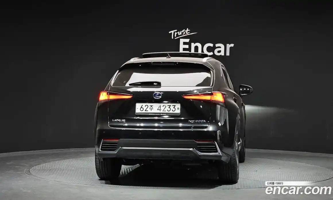 Lexus NX 2019 2.5 Автомат в Москве № 168248, фото 4