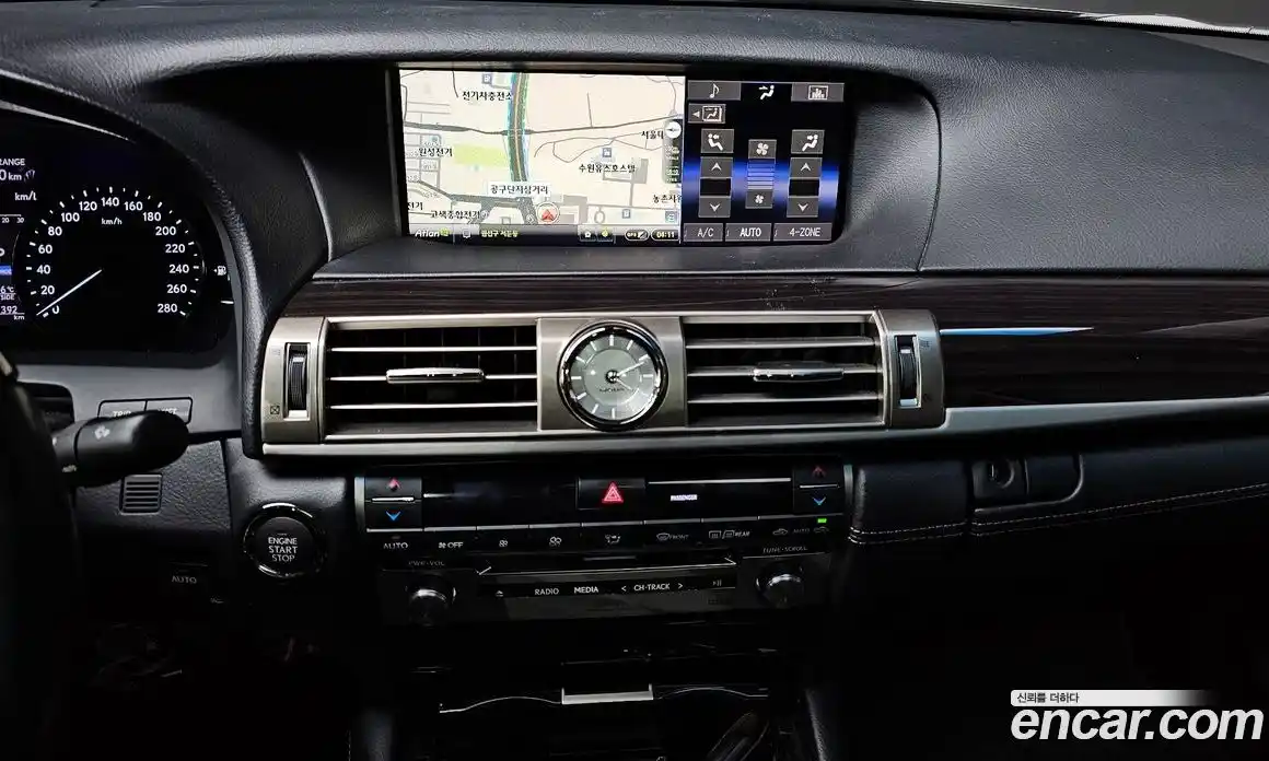 Lexus LS 2015 4.6 Автомат в Москве № 168254, фото 4