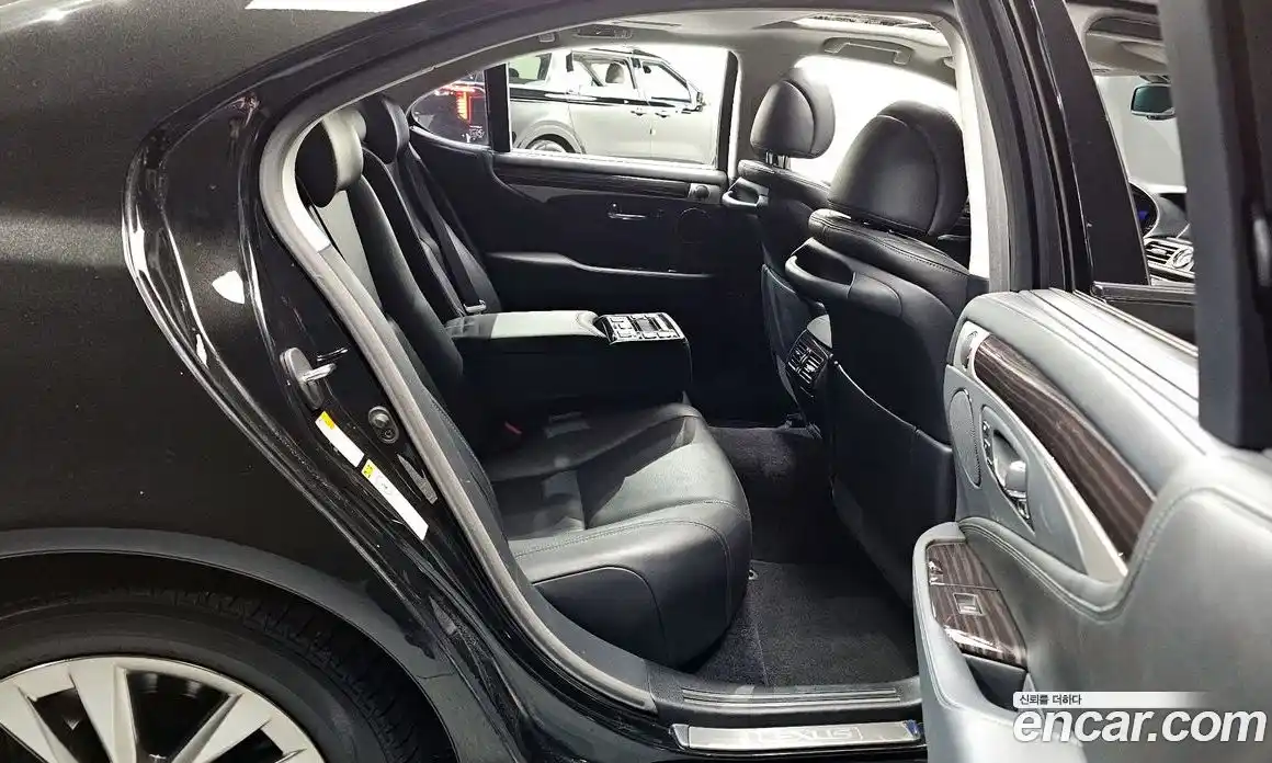 Lexus LS 2015 4.6 Автомат в Москве № 168254, фото 5