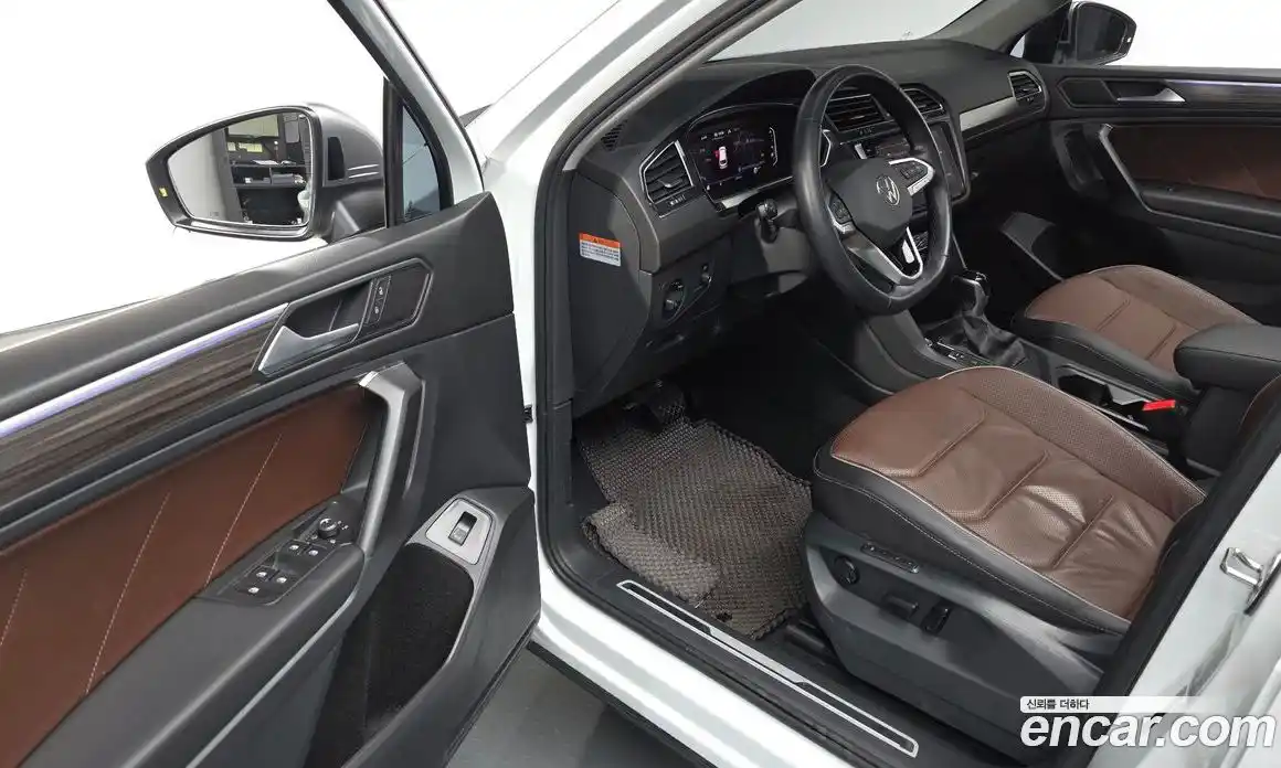 Volkswagen Tiguan 2023 2.0 Автомат в Москве № 168424, фото 13