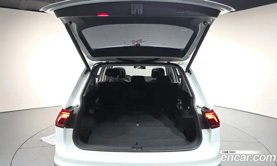 Volkswagen Tiguan 2023 2.0 Автомат в Москве № 168424, фото 19