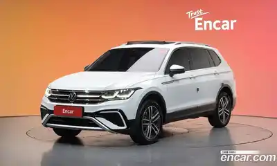 Volkswagen Tiguan 2023 2.0 Автомат в Москве № 168424, миниатюра 3