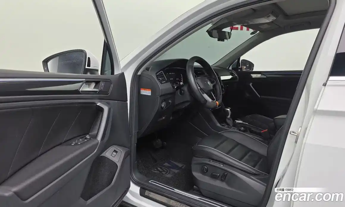 Volkswagen Tiguan 2023 2.0 Автомат в Москве № 168475, фото 13