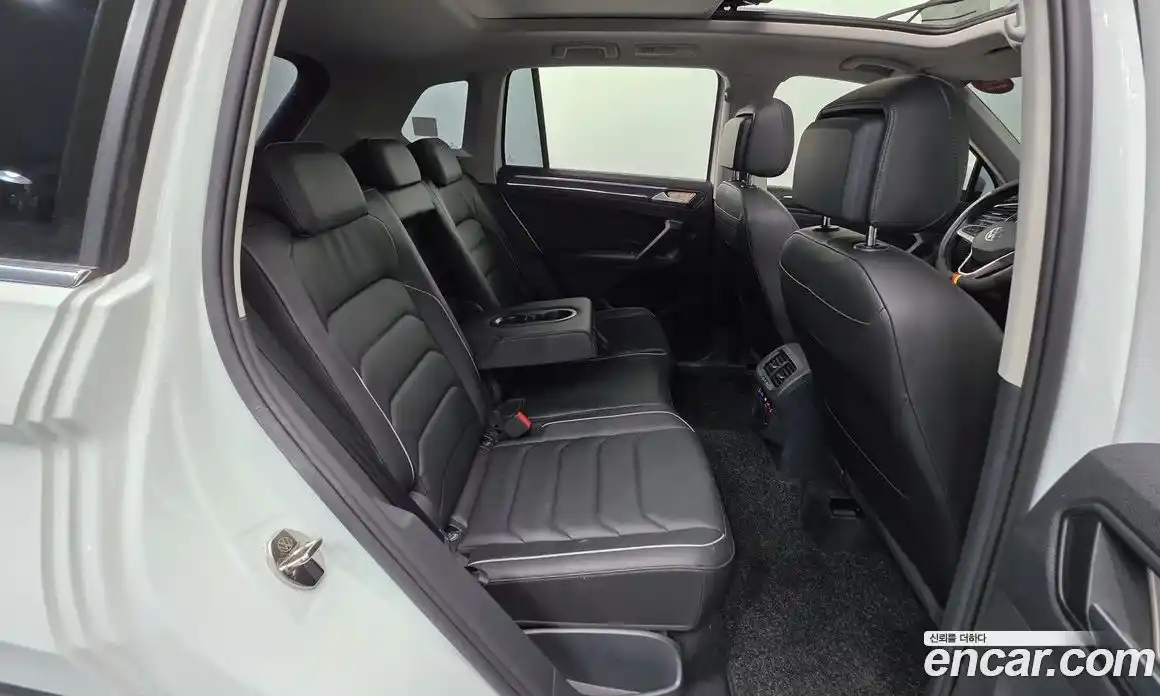 Volkswagen Tiguan 2023 2.0 Автомат в Москве № 168475, фото 19