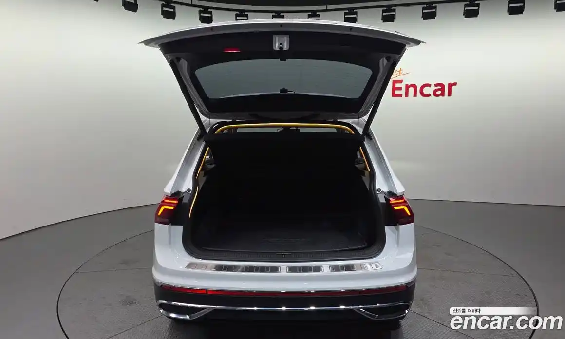 Volkswagen Tiguan 2023 2.0 Автомат в Москве № 168475, фото 20