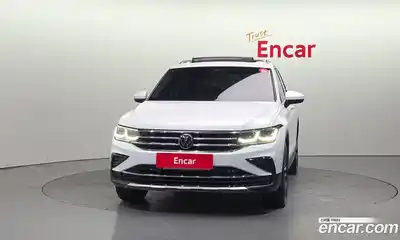 Volkswagen Tiguan 2023 2.0 Автомат в Москве № 168475, миниатюра 3