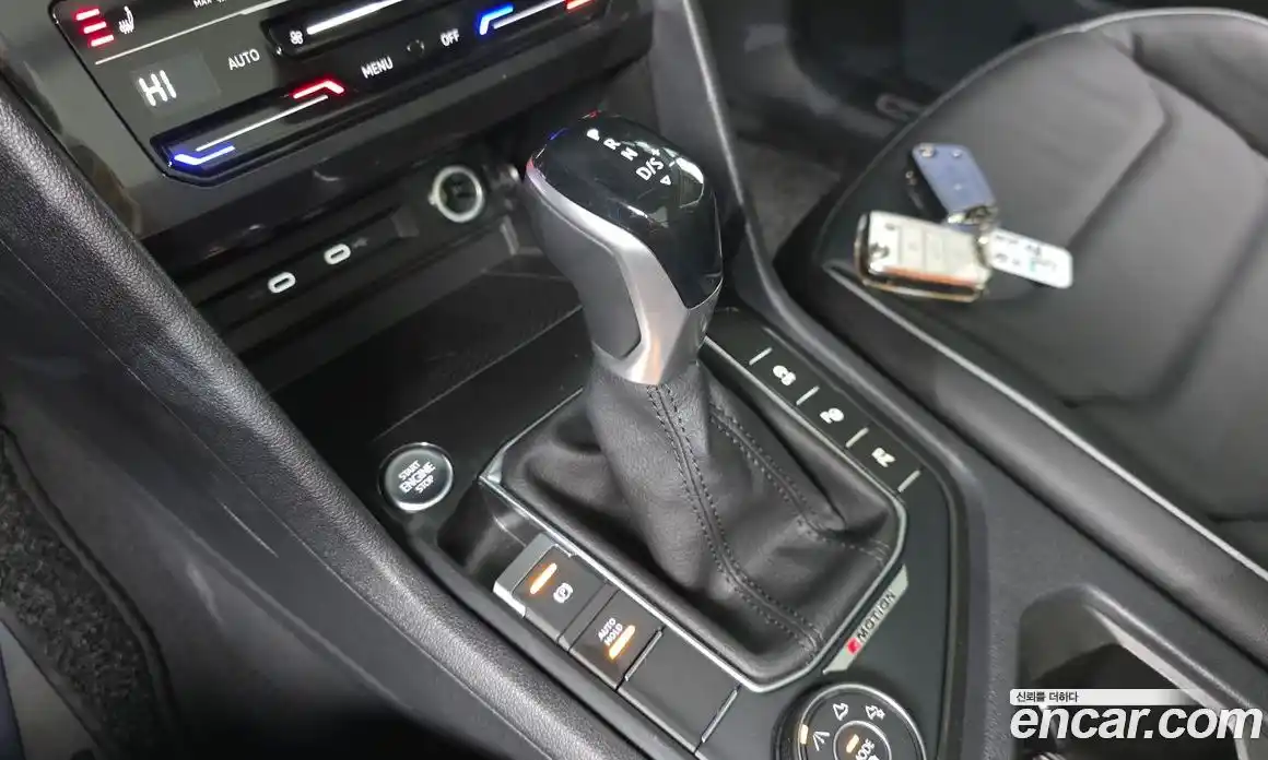 Volkswagen Tiguan 2023 2.0 Автомат в Москве № 168475, фото 9