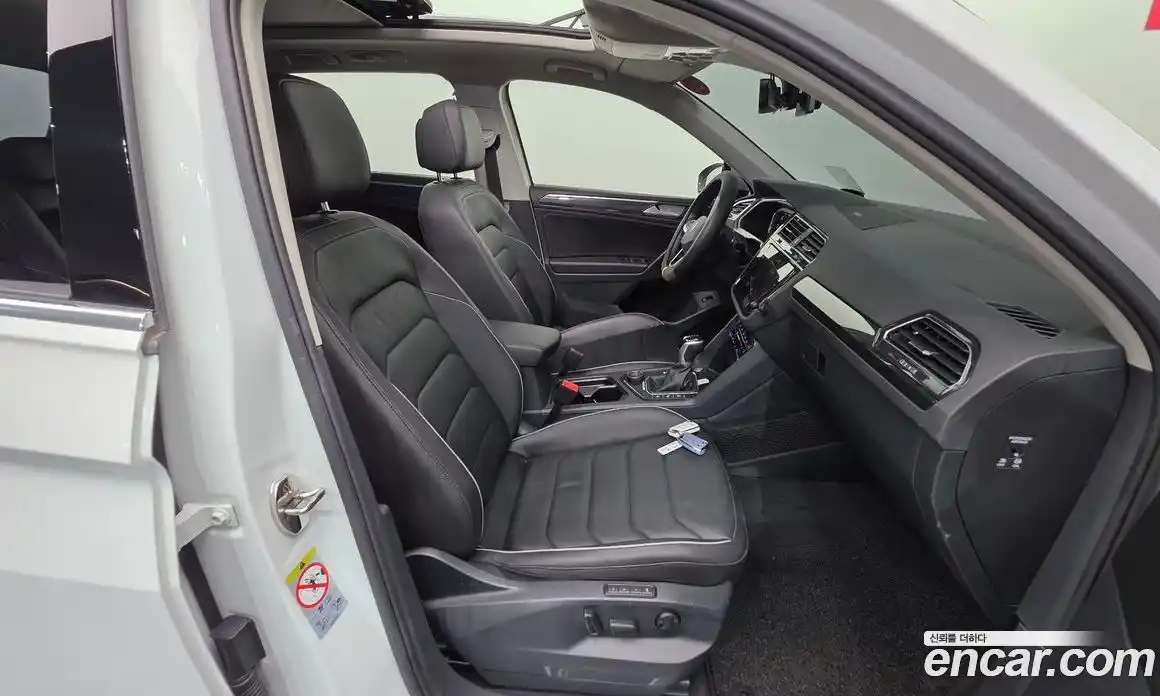 Volkswagen Tiguan 2023 2.0 Автомат в Москве № 168475, фото 10