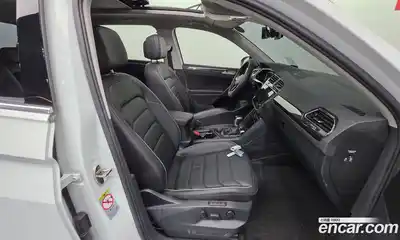 Volkswagen Tiguan 2023 2.0 Автомат в Москве № 168475, миниатюра 10