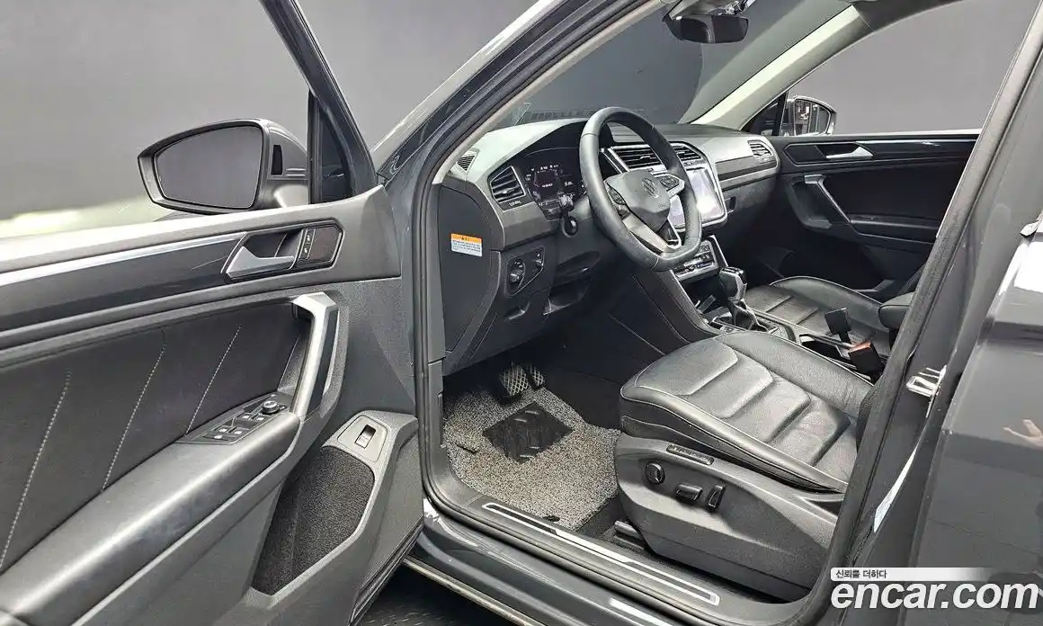 Volkswagen Tiguan 2021 2.0 Автомат в Москве № 169068, фото 11