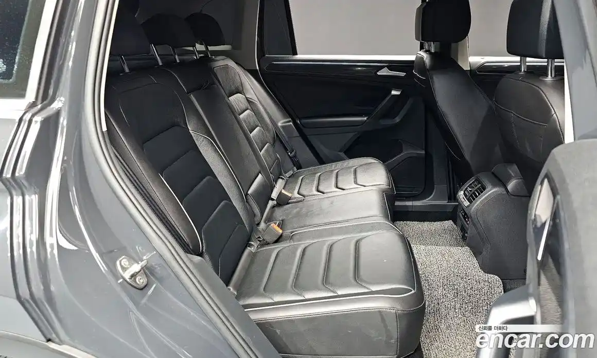 Volkswagen Tiguan 2021 2.0 Автомат в Москве № 169068, фото 12