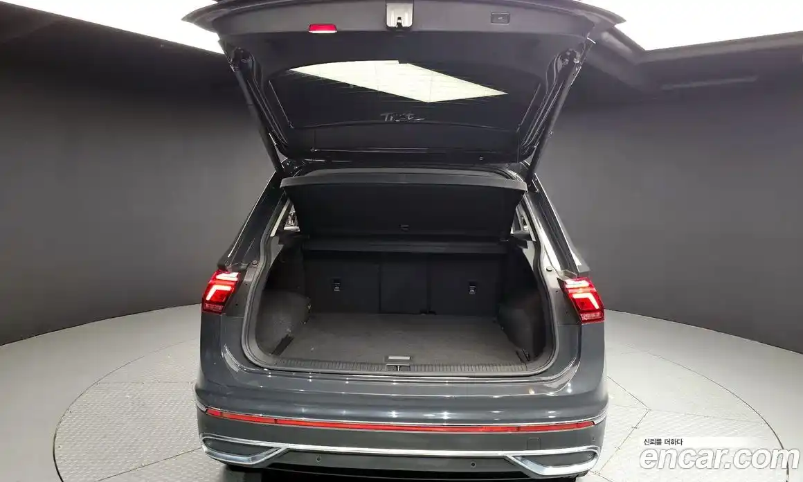 Volkswagen Tiguan 2021 2.0 Автомат в Москве № 169068, фото 20