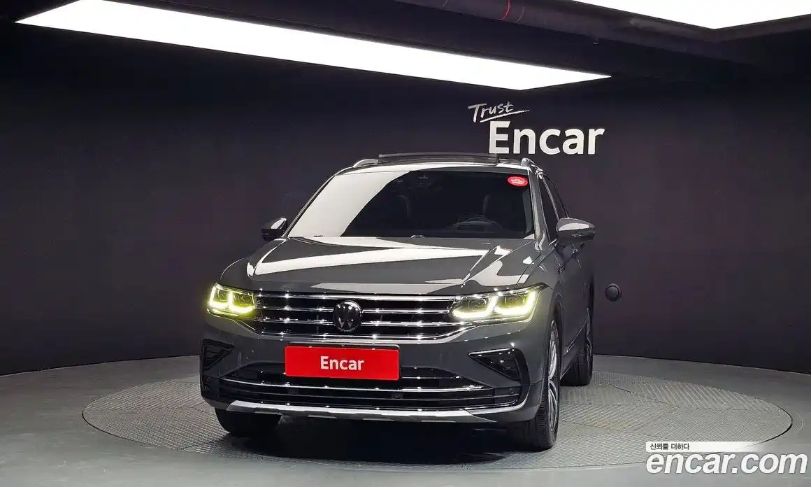 Volkswagen Tiguan 2021 2.0 Автомат в Москве № 169068, фото 3