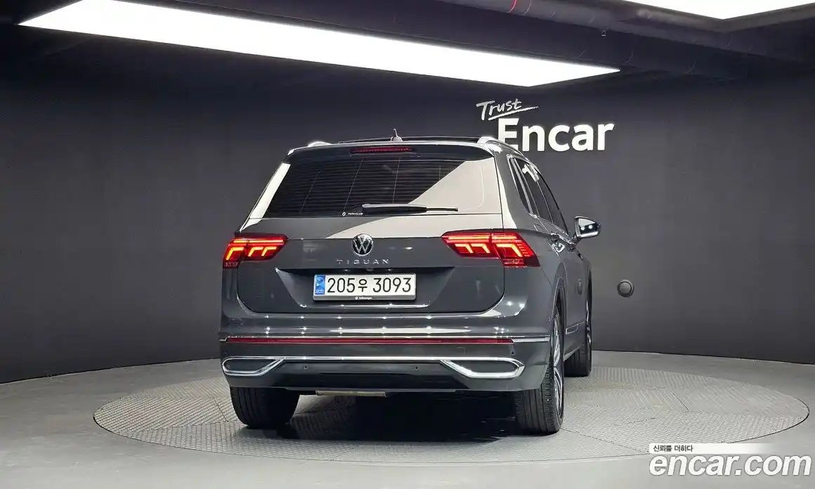 Volkswagen Tiguan 2021 2.0 Автомат в Москве № 169068, фото 4