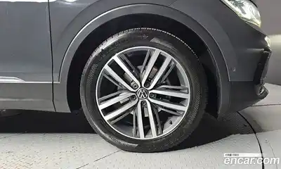 Volkswagen Tiguan 2021 2.0 Автомат в Москве № 169068, миниатюра 5