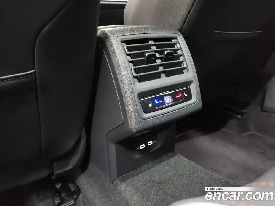 Volkswagen Golf 2023 2.0 Автомат в Москве № 169121, фото 17