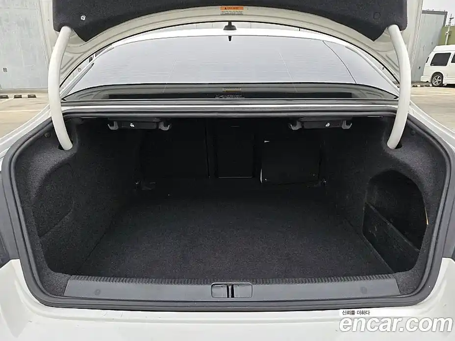 Volkswagen CC 2015 2.0 Автомат в Москве № 169279, фото 9
