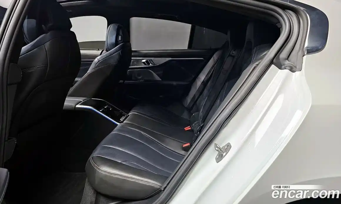 BMW 8-Series 2024 4.4 Автомат в Москве № 187884, фото 20