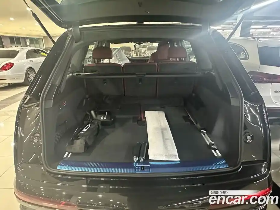 Audi SQ7 2026 4.0 Автомат в Москве № 188906, фото 15