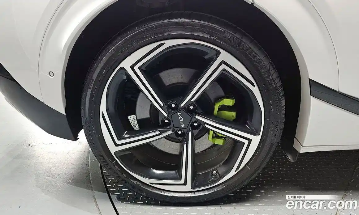 Kia EV6 2023 0.1 Автомат в Москве № 18892, фото 13