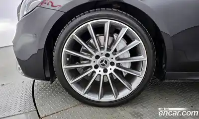 Mercedes-Benz E-Class 2018 2.0 Автомат в Москве № 194867, миниатюра 4