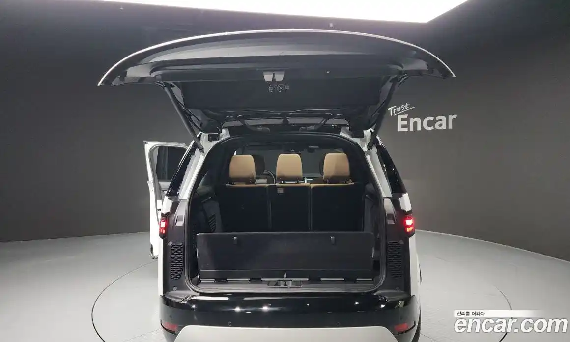 Land Rover Discovery 2025 3.0 Автомат в Москве № 198048, фото 3